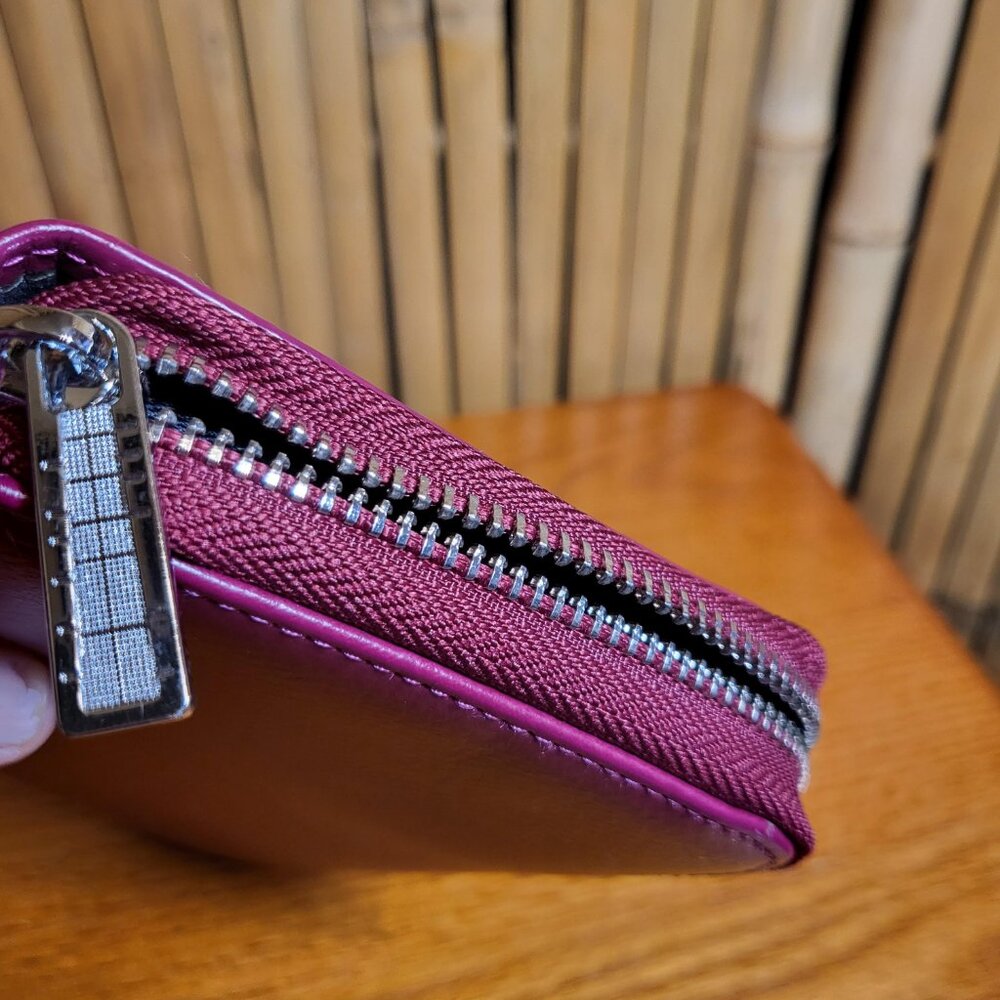 Woman's Wallet Credit Card Holder Phone Clutch Plum - Picture 3 of 4